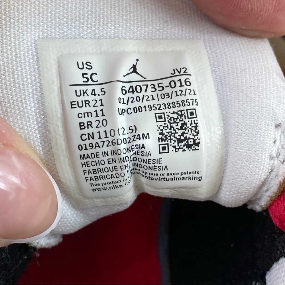 Nike dynamic sneakers