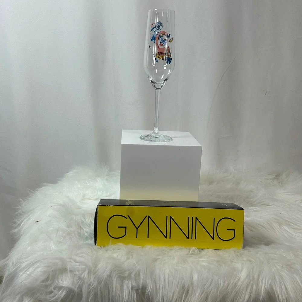 Carolina Gynning enchant your
