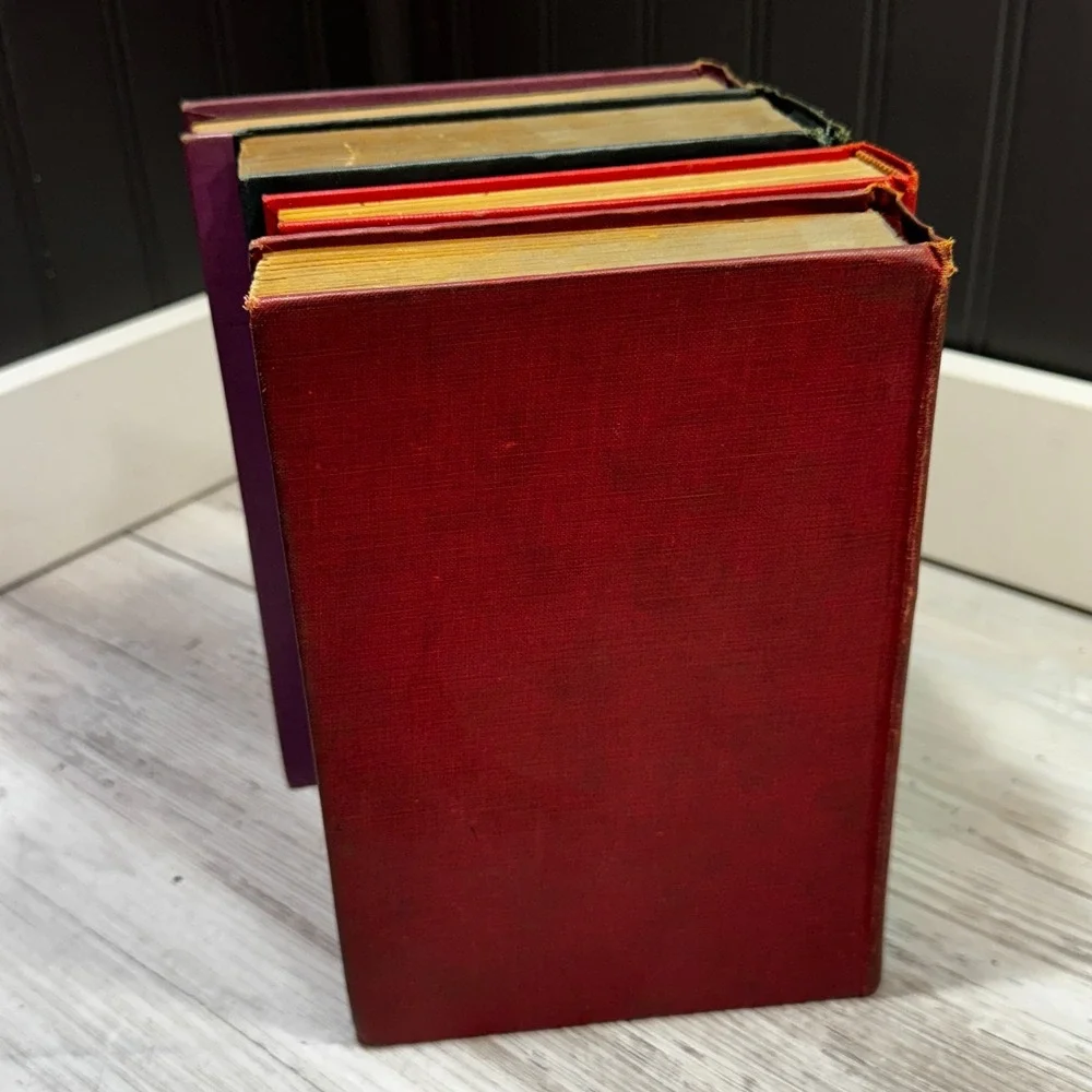 N/A books staging see