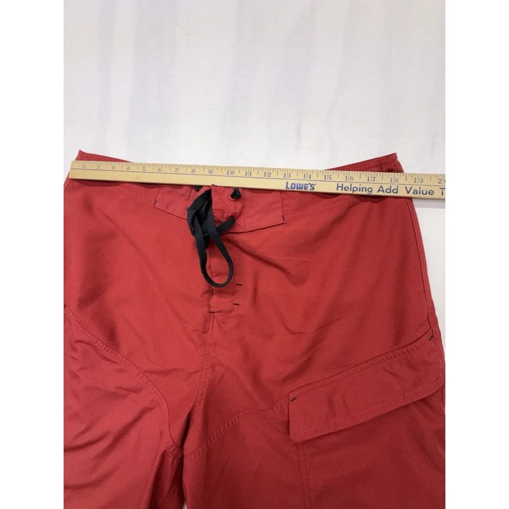 Under Armour Men's Red Solid Board Shorts Size 36 Drawstring Cargo Pocket