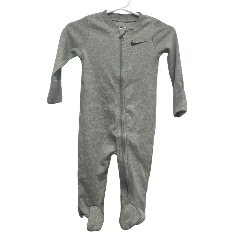 New Nike Baby Infant Newborn Zip Up Gray One Piece Long Sleeve Sleeper Bodysuit