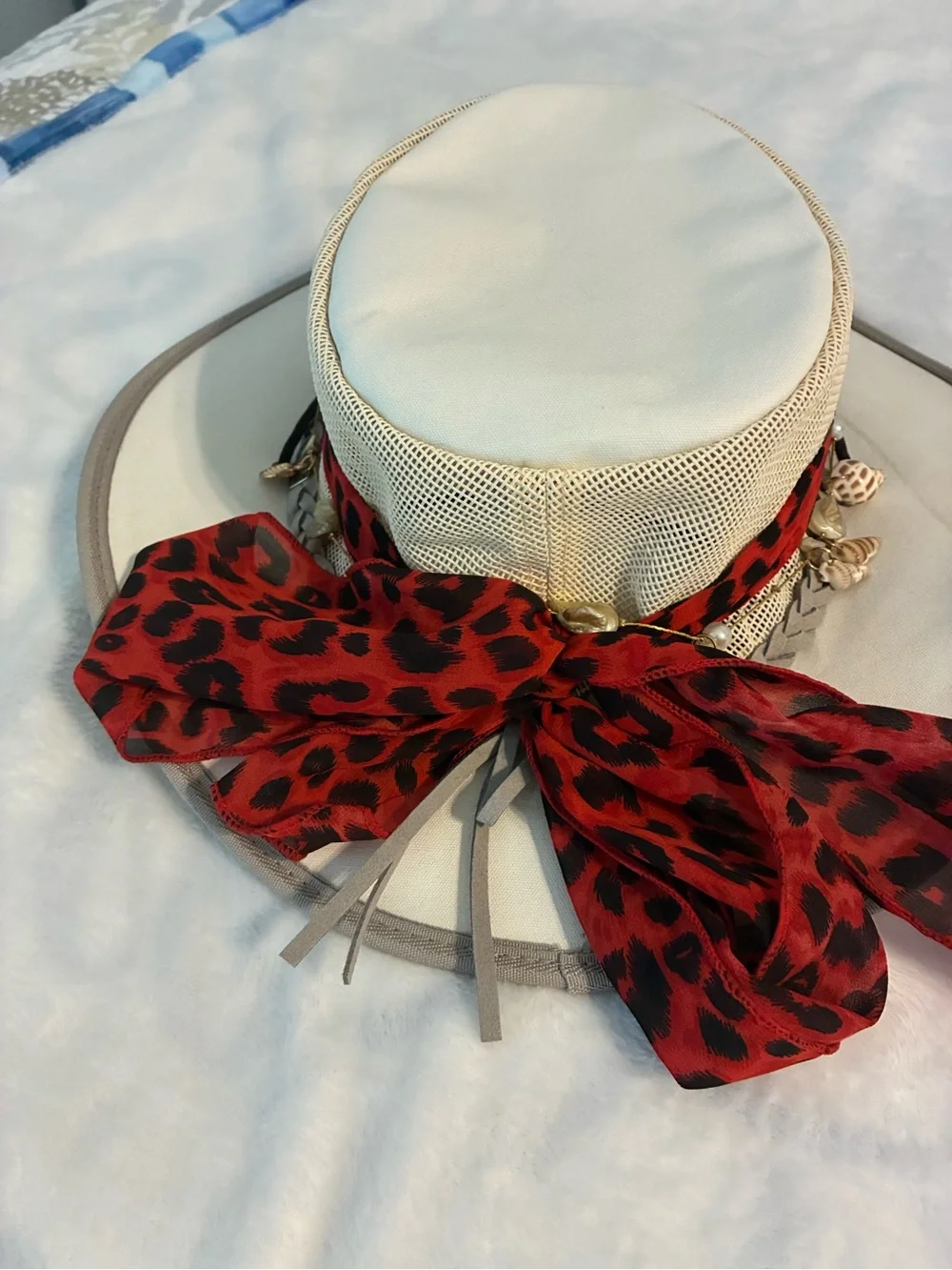 HBYmiami White Brim Hat with Red Leopard Scarf and Charm Trim