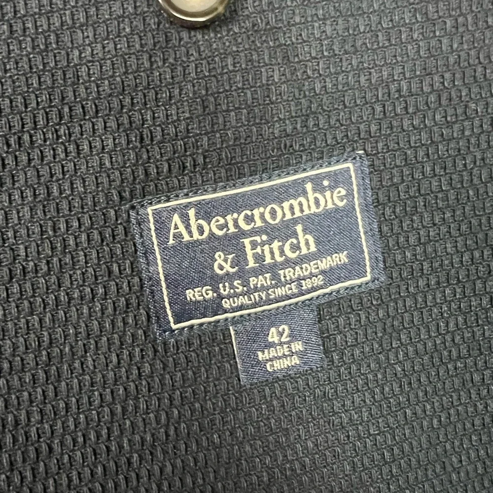Abercrombie & Fitch tailored two