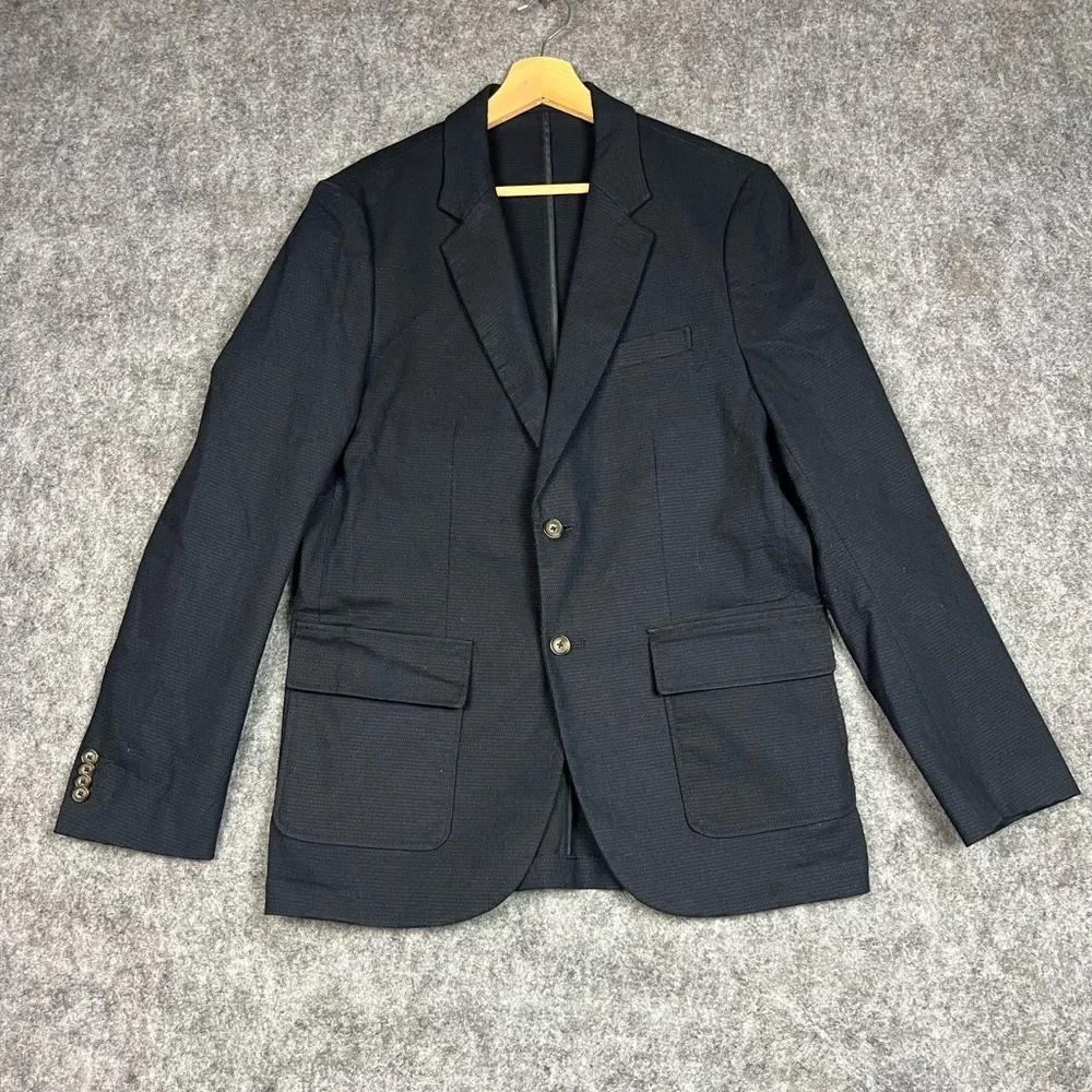Abercrombie & Fitch tailored two