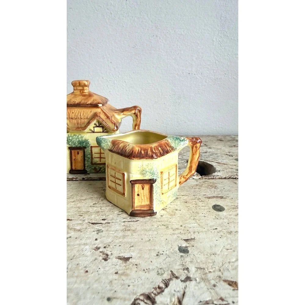 Keele St Pottery Co. vintage keele