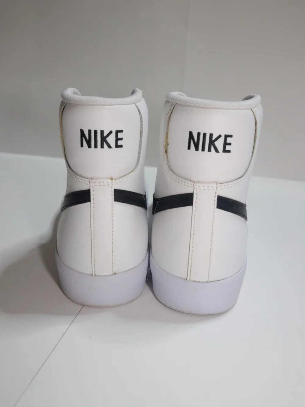 Nike Blazer Mid 77 Size 7Y Model DA4086-100