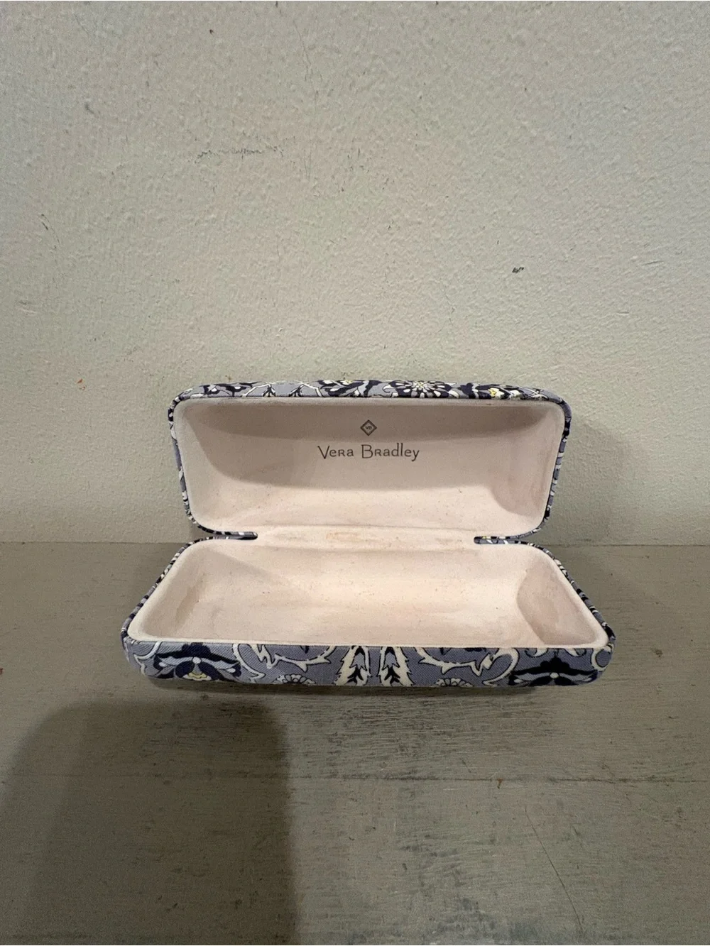 Vera Bradley very pretty