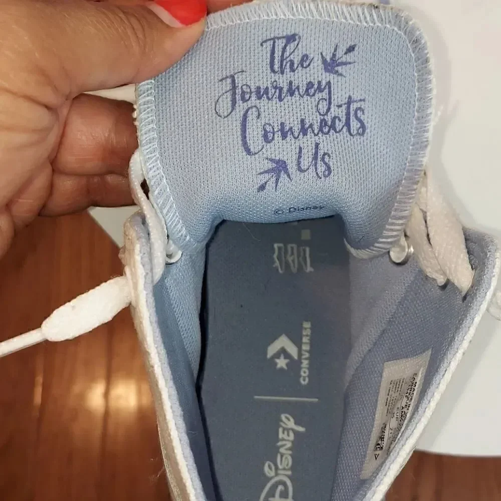 Converse disney elsa