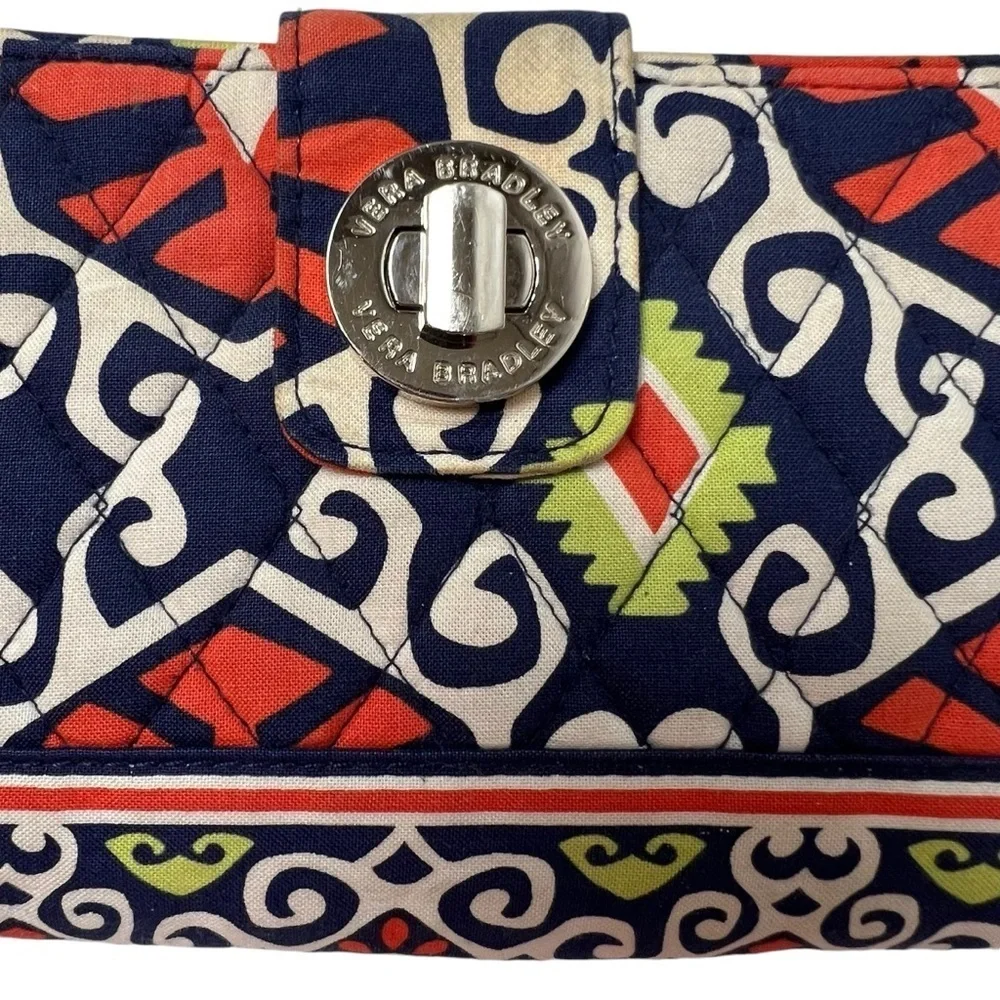 Vera Bradley preowned looks