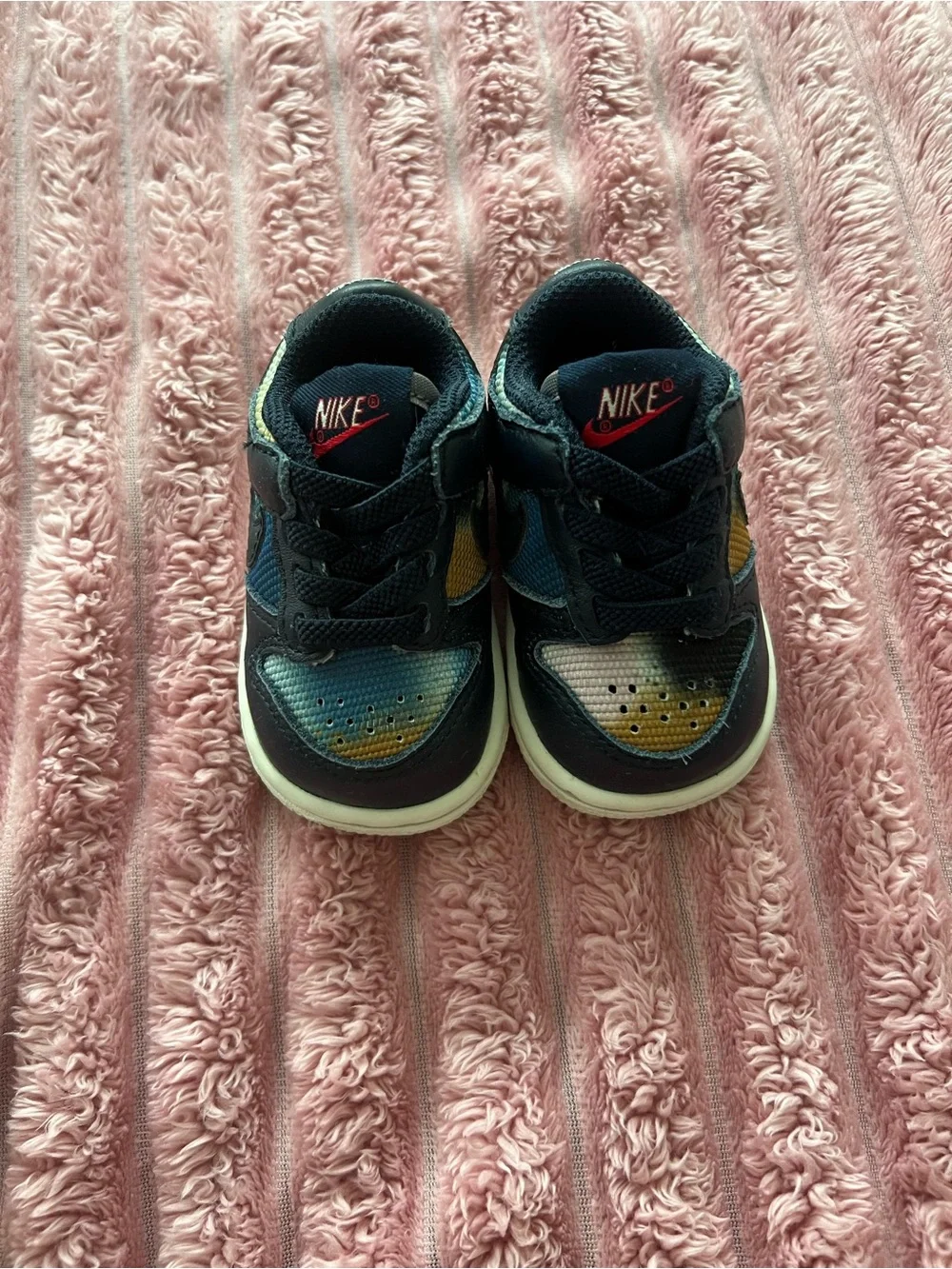 Nike Kids' Navy and Yellow Gradient Sneakers