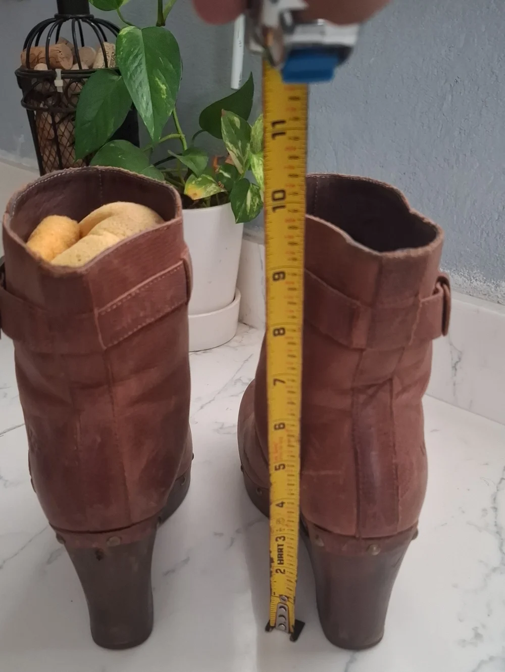 UGG wedge suede color