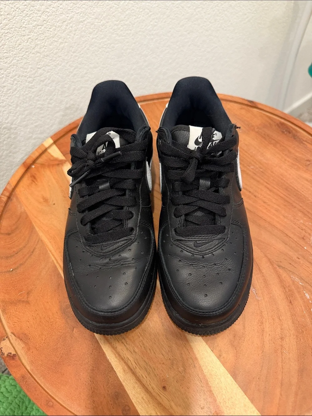 Nike youth low