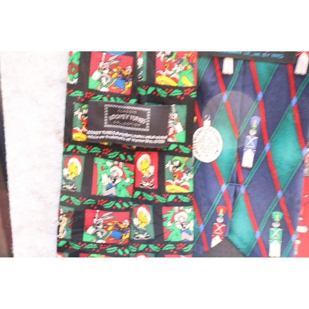 Mens Christmas Holiday Necktie Lot 12pc Looney Tunes Tommy Hilfiger Hugo Boss