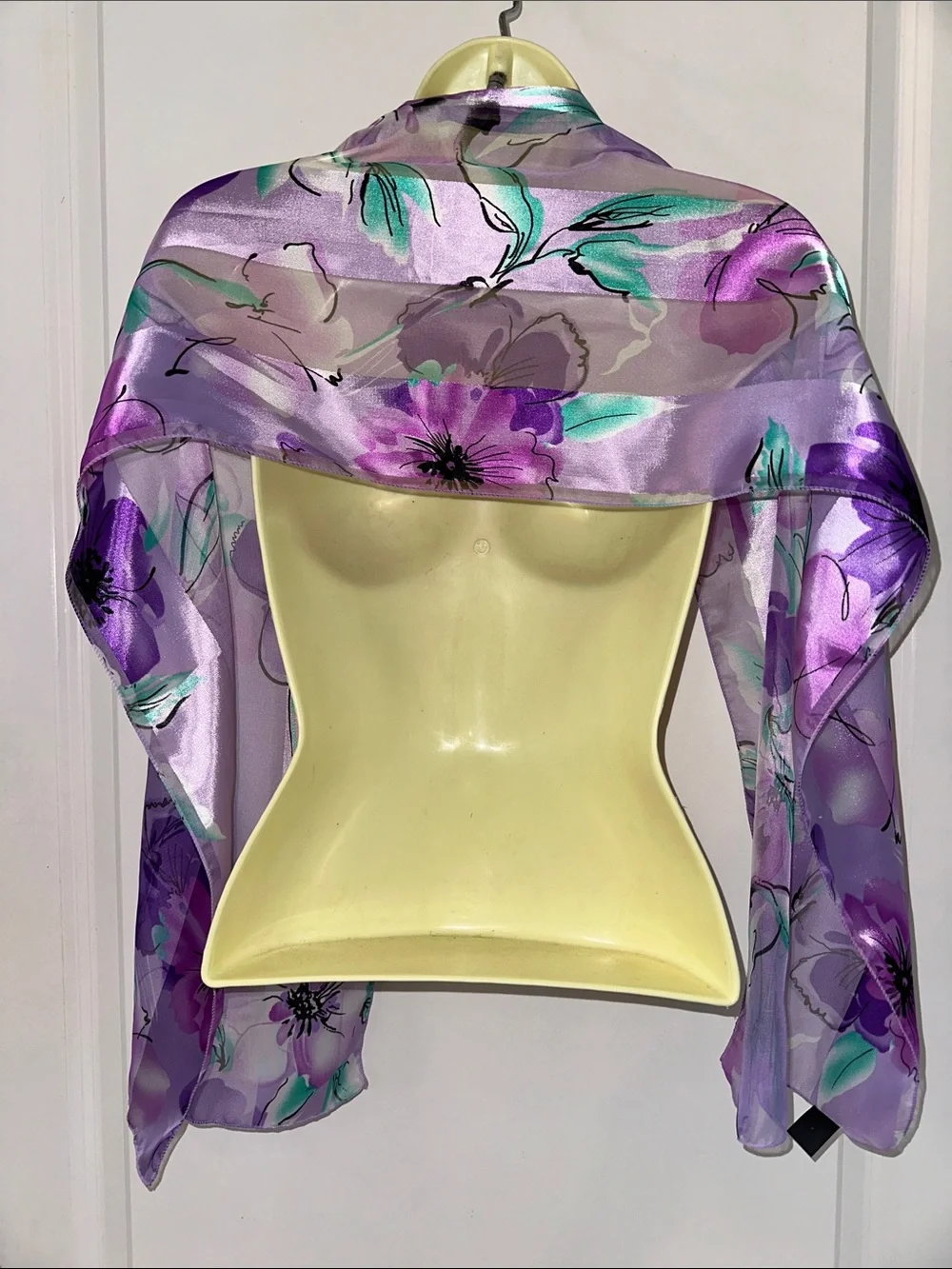 Vintage floral feel