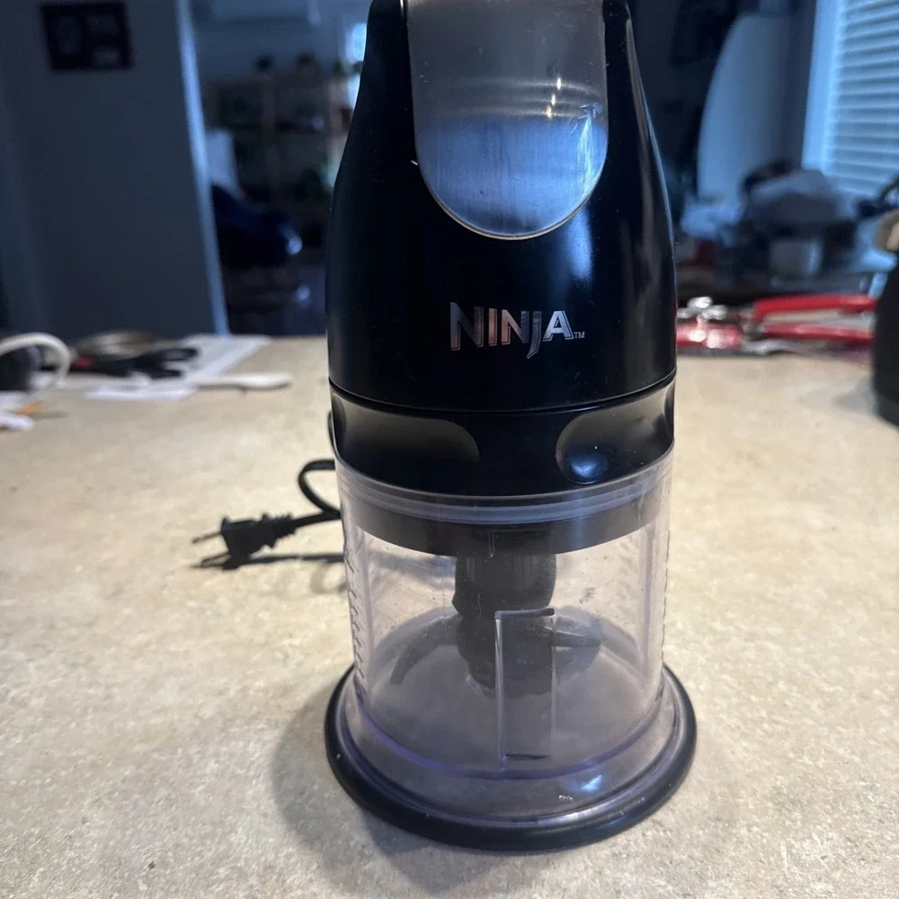 Ninja Express Chop 200W 16oz Black Food‎ Chopper NJ110 Works See Photos