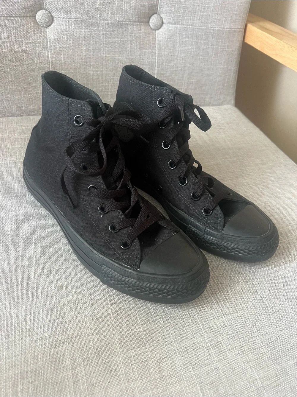 Converse all black