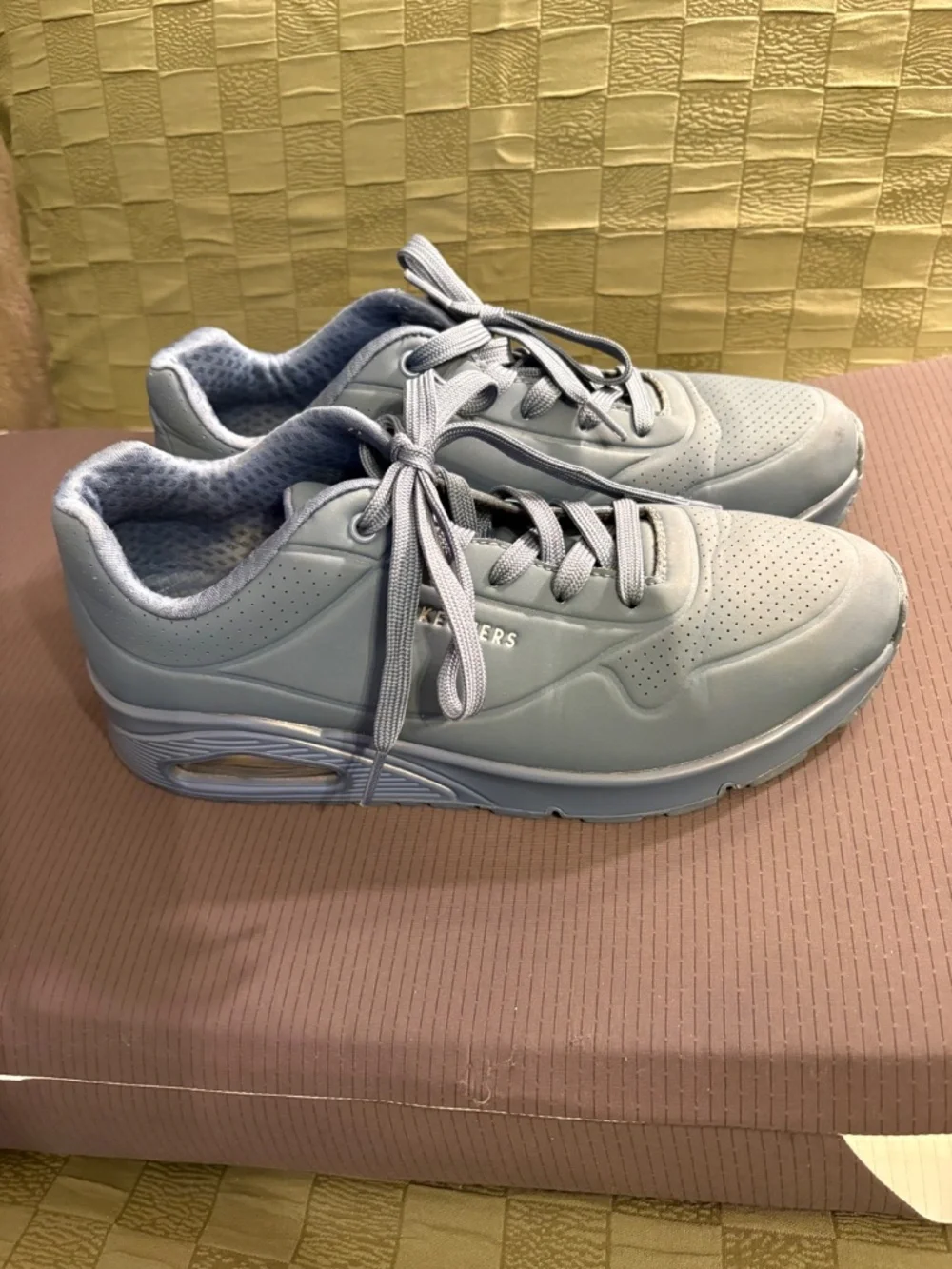 Skechers these sneakers