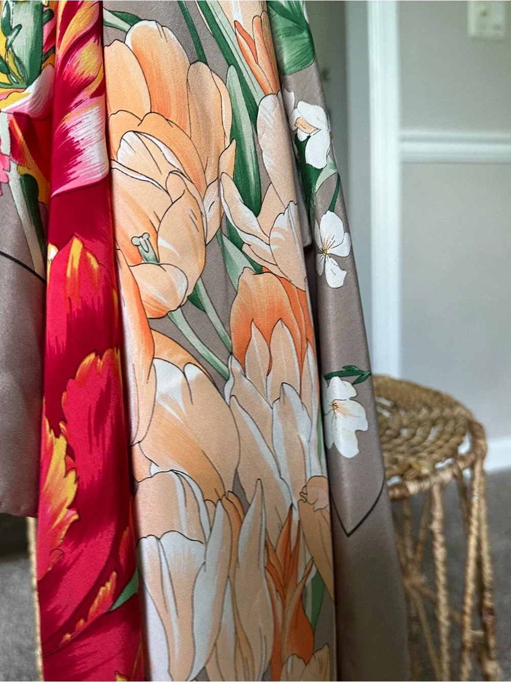 N/A elegant scarf