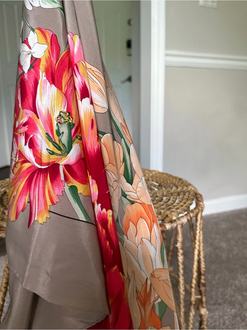N/A elegant scarf