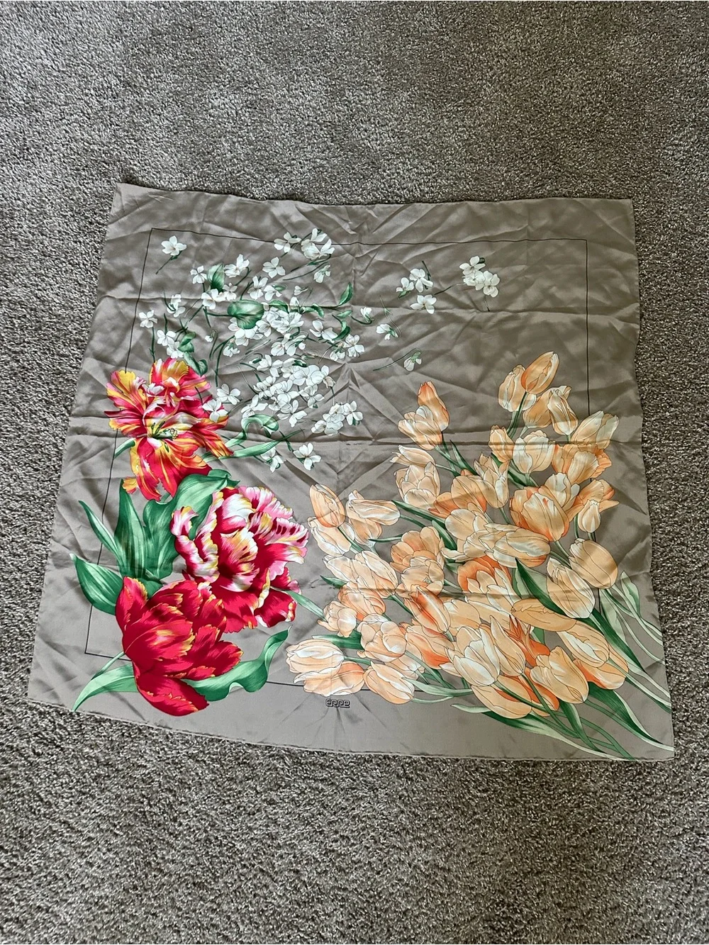 N/A elegant scarf