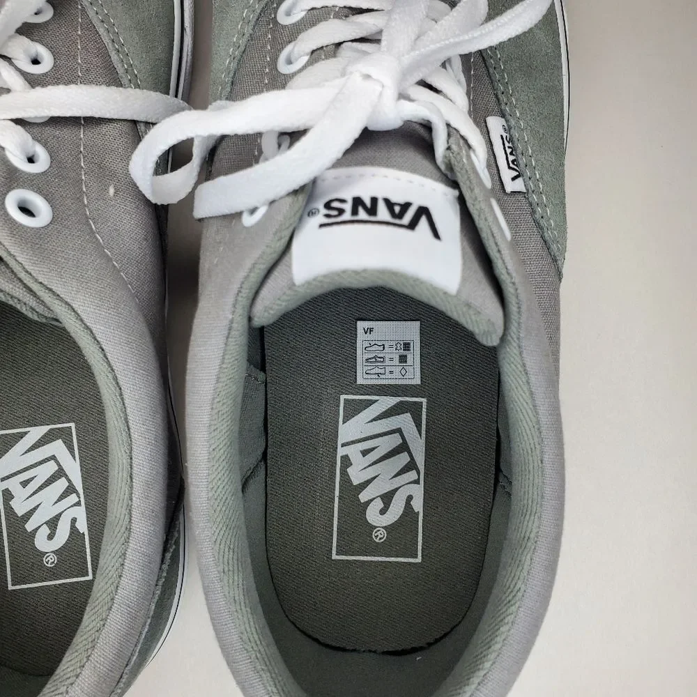 Vans men off