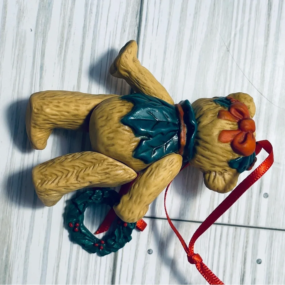 Hallmark 2001 Keepsake Christmas Ornament Gift Bearers Collector #3 Series Bear