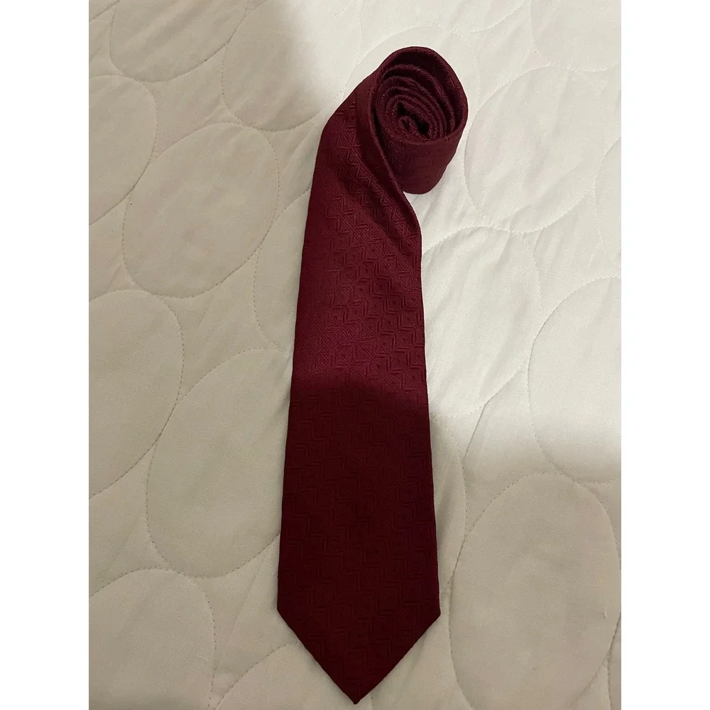Burberry London Mens Silk Tie Burgundy Red Geometric Jacquard Made in Italy