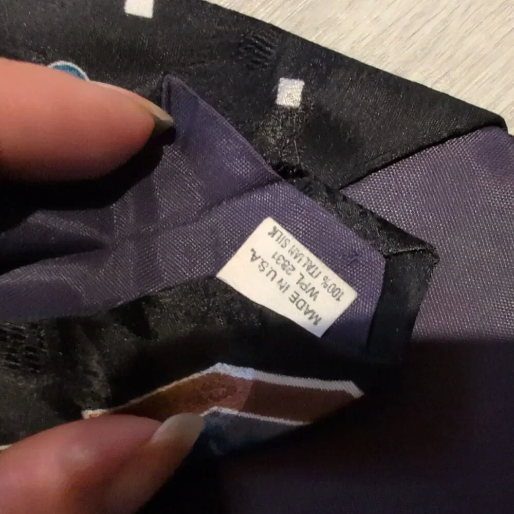Mario Valentino 100% Italian Silk made in USA Men’s Tie Black floral scrolls
