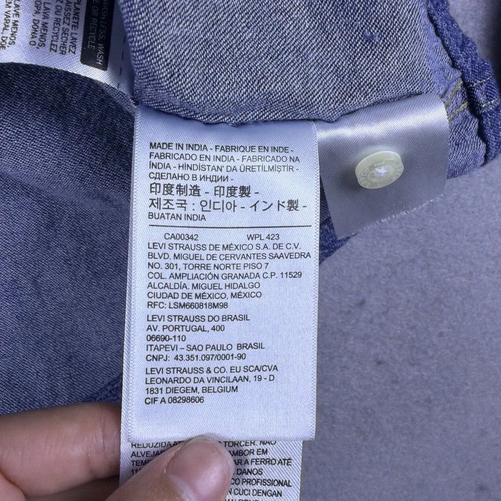 Levis excellent pre