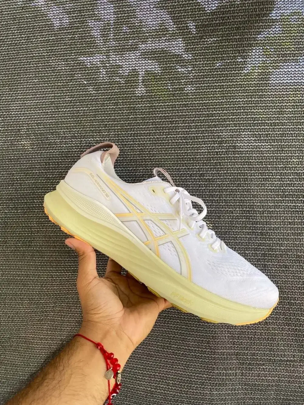 ASICS tabs mesh size