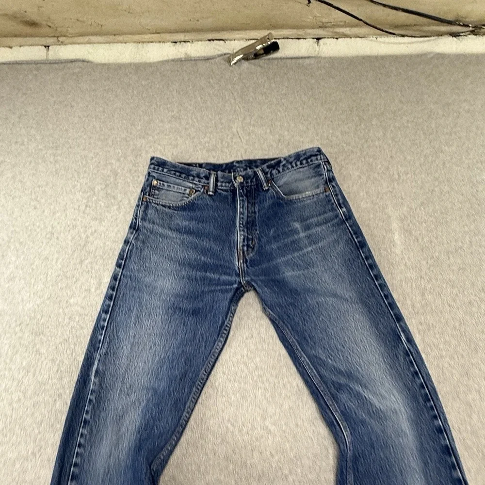 Levis measurements photos