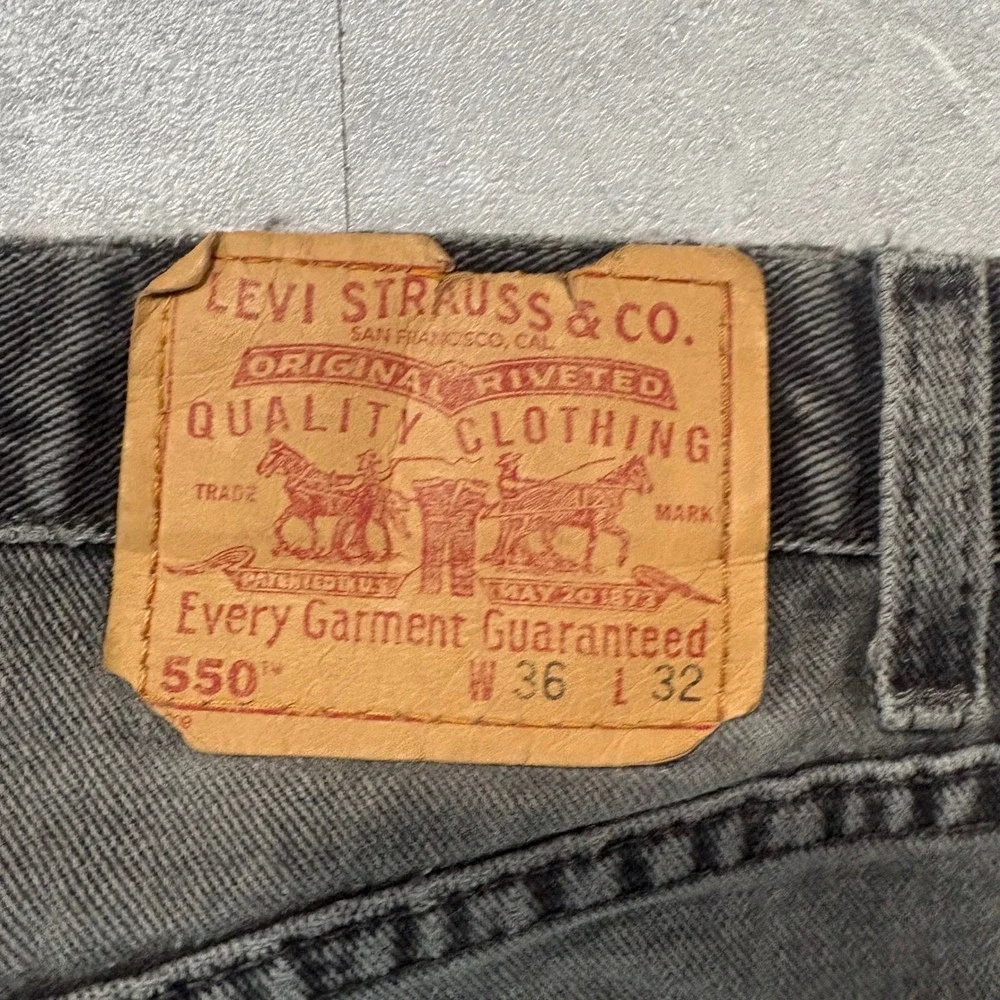 Levis thigh distressing baggy