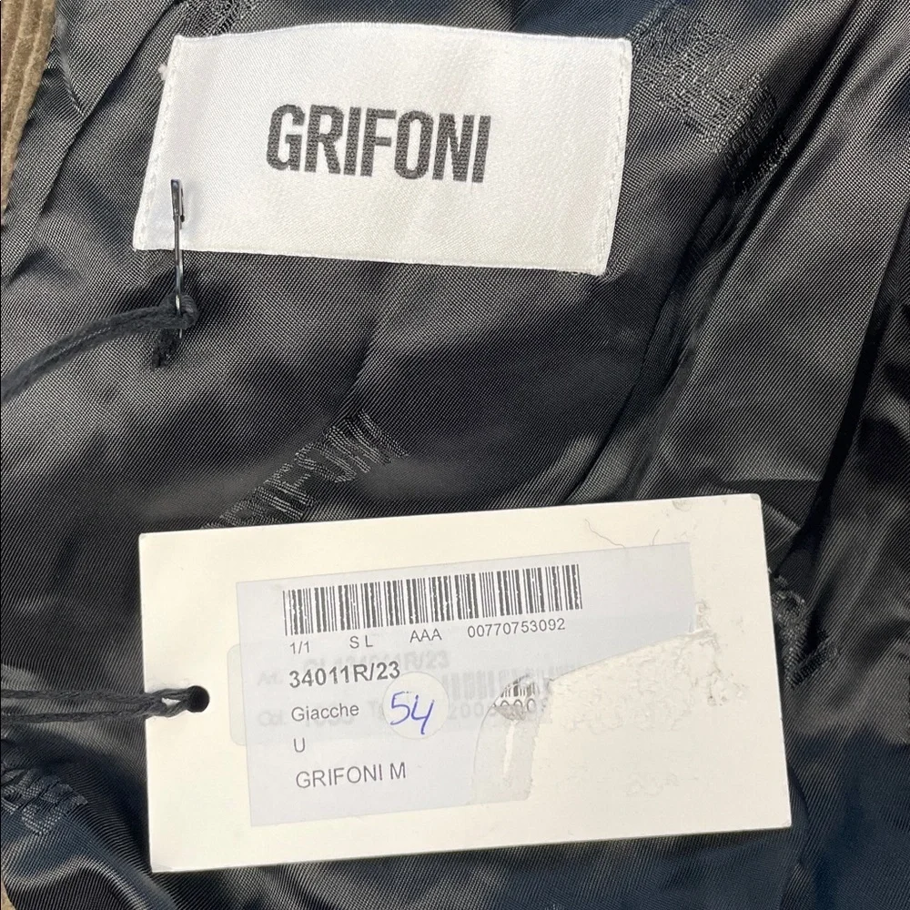 Mauro Grifoni this distinctive