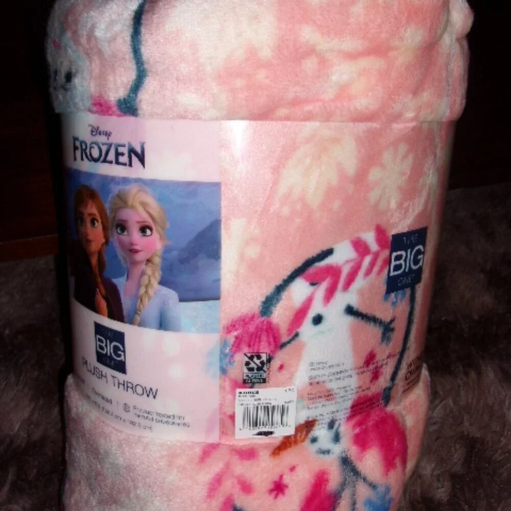 Disney's Frozen The Big One Throw Blanket New 5 ft x 6 ft Elsa & Anna