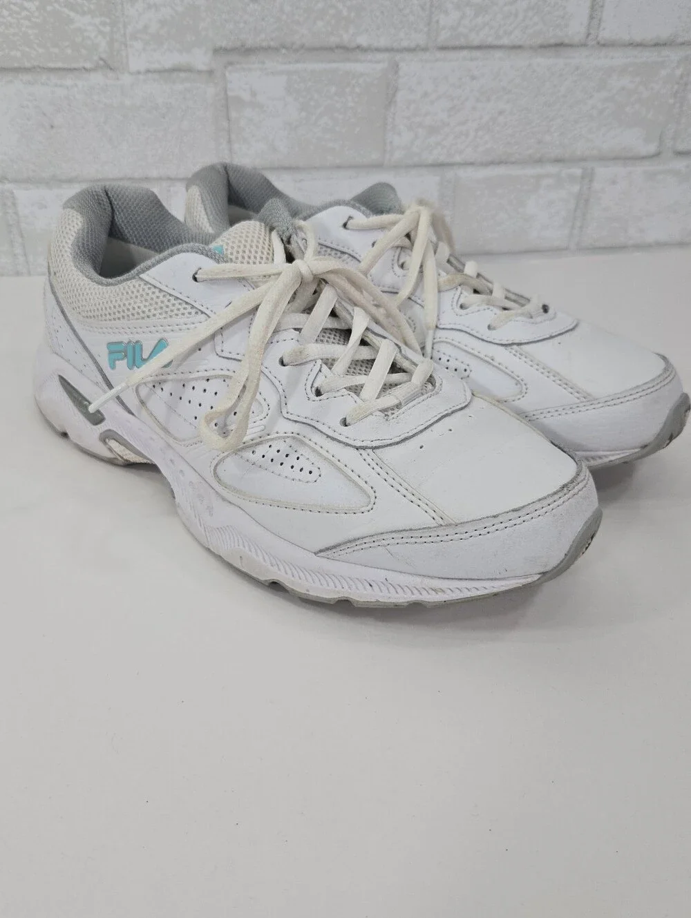 FILA cool max memory foam tennis shoes