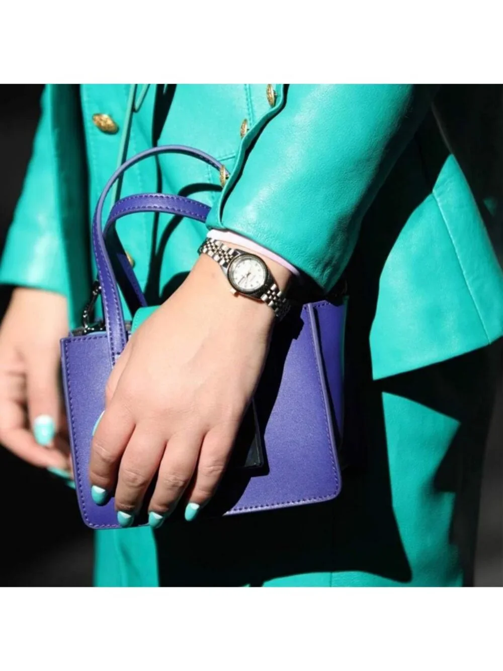 Elegant Crystal Accented Women's Bracelet Watch - Stylish Timepiece for Any