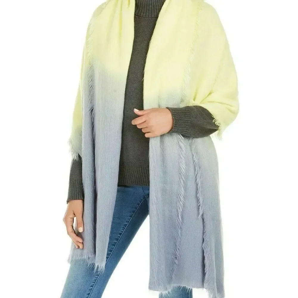 ✨Ellen Tracy Woven Ombre Ultra Soft Scarf✨