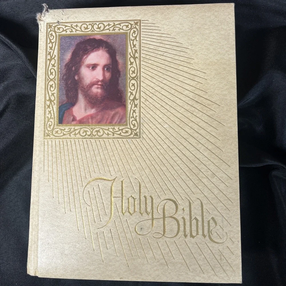 Vintage Holy Bible‎ Fireside Family Edition Catholic 1974/75 Edition