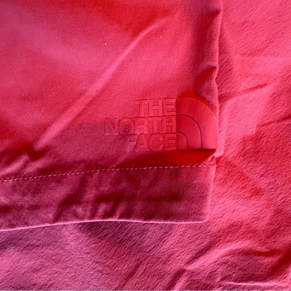 The North Face north red size