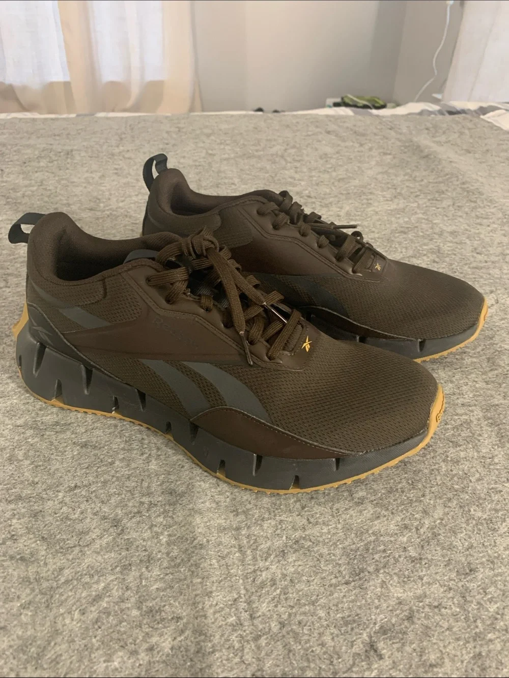 Reebok Men’s Dark Brown and Tan Low-Top Athletic Sneakers size 10.5
