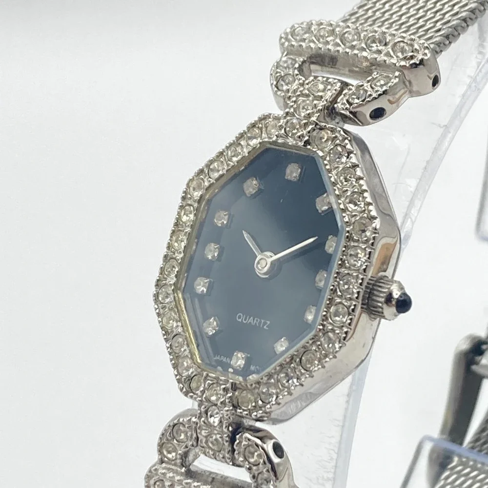 Elizabeth Taylor Avon Women's Watch Silver Tone Crystals Art Deco New Battery