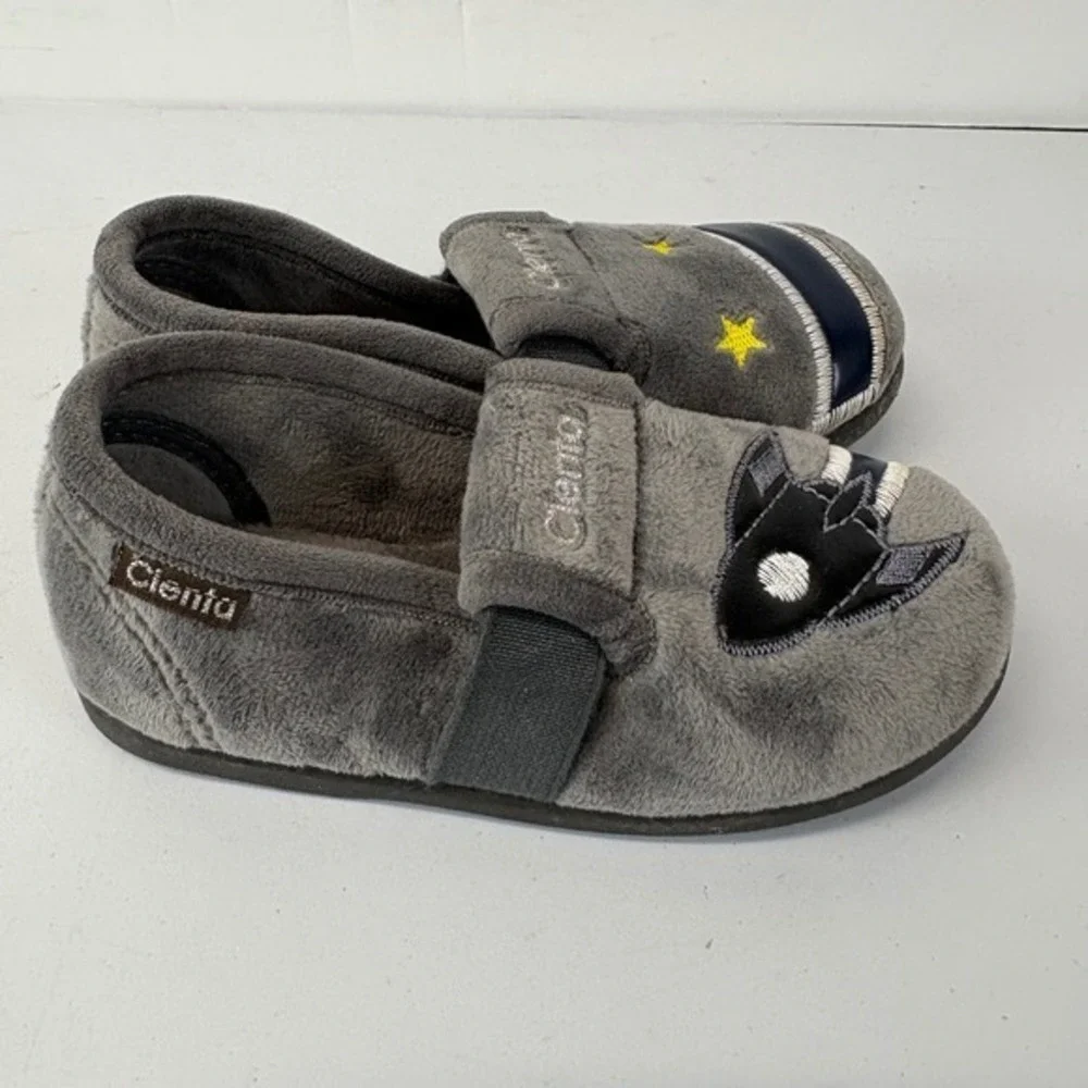 Cienta soft slippers