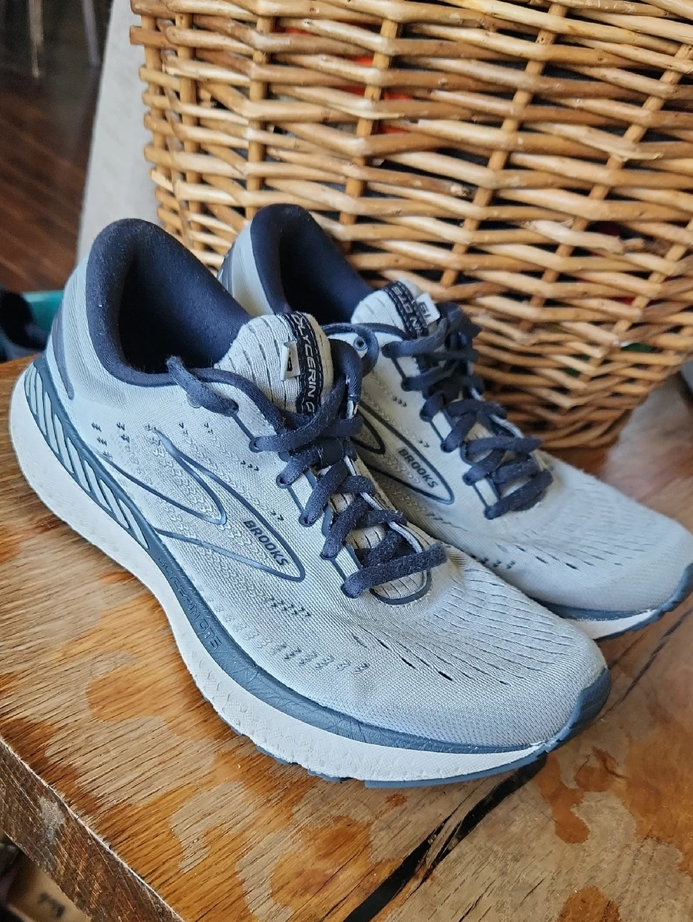 Brooks Women's Glycerin‎ GTS 19 size 9.5