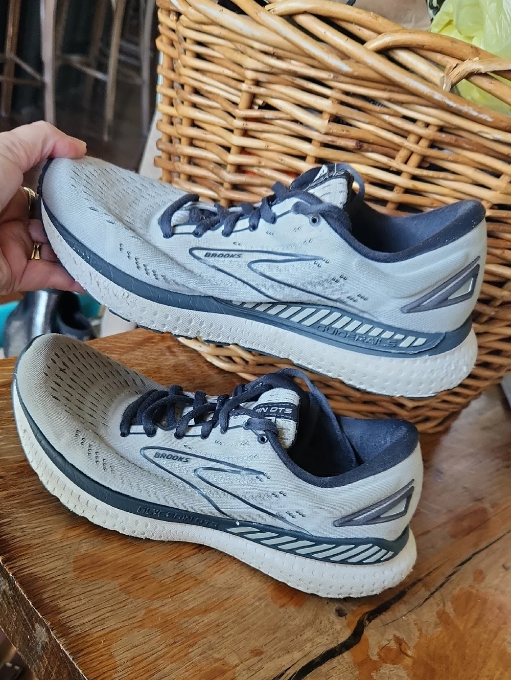 Brooks Women's Glycerin‎ GTS 19 size 9.5