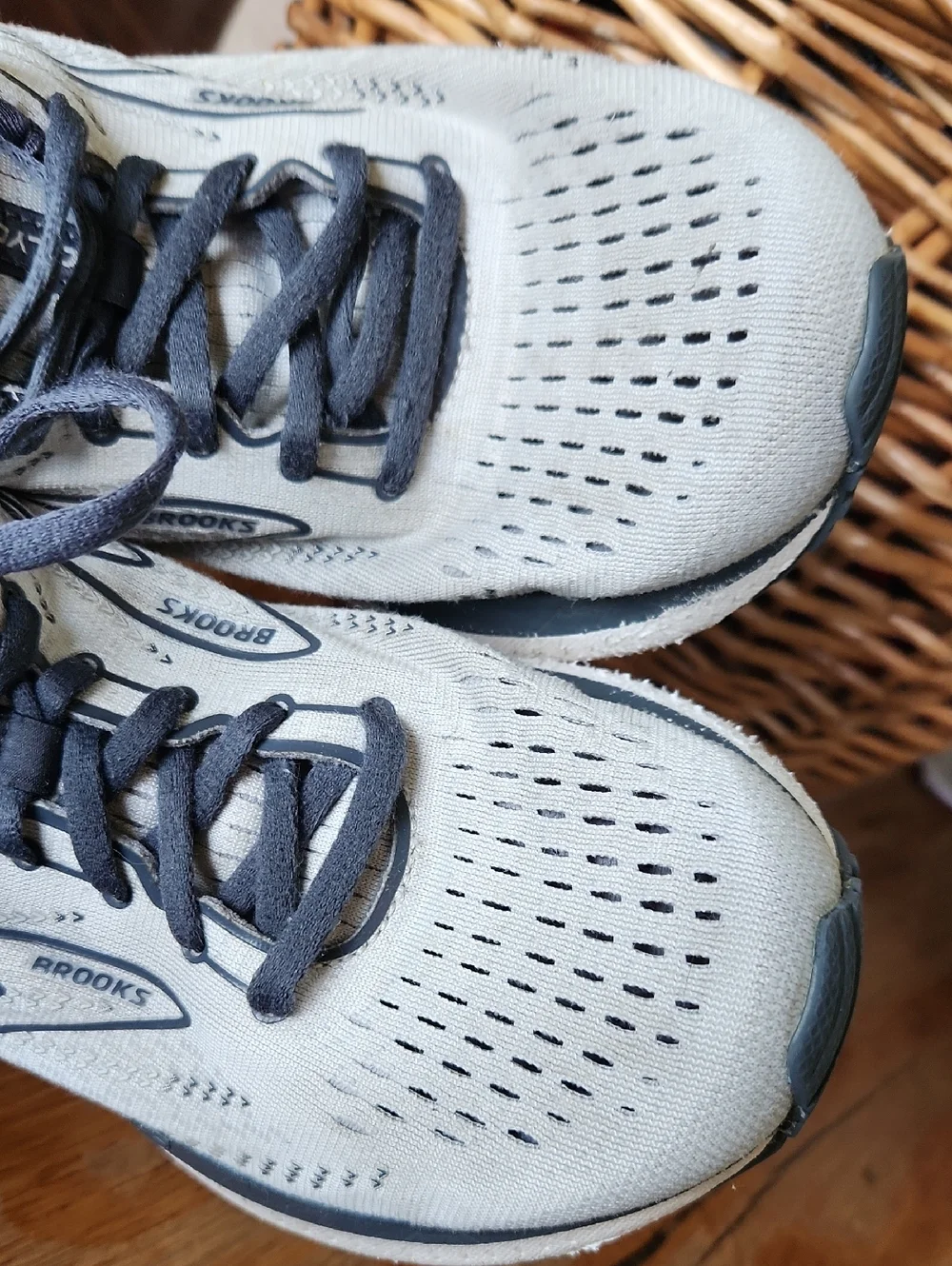 Brooks Women's Glycerin‎ GTS 19 size 9.5