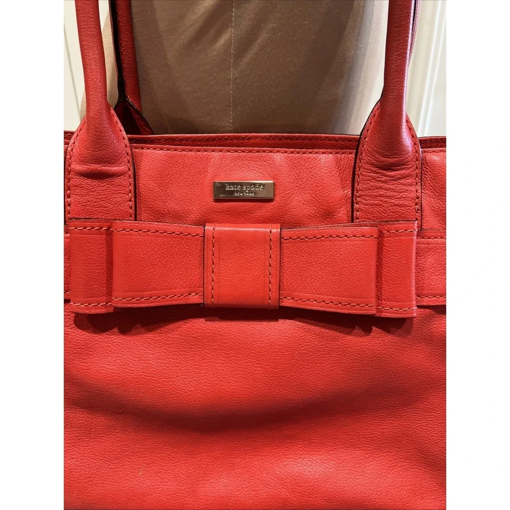 Kate Spade New York there wear