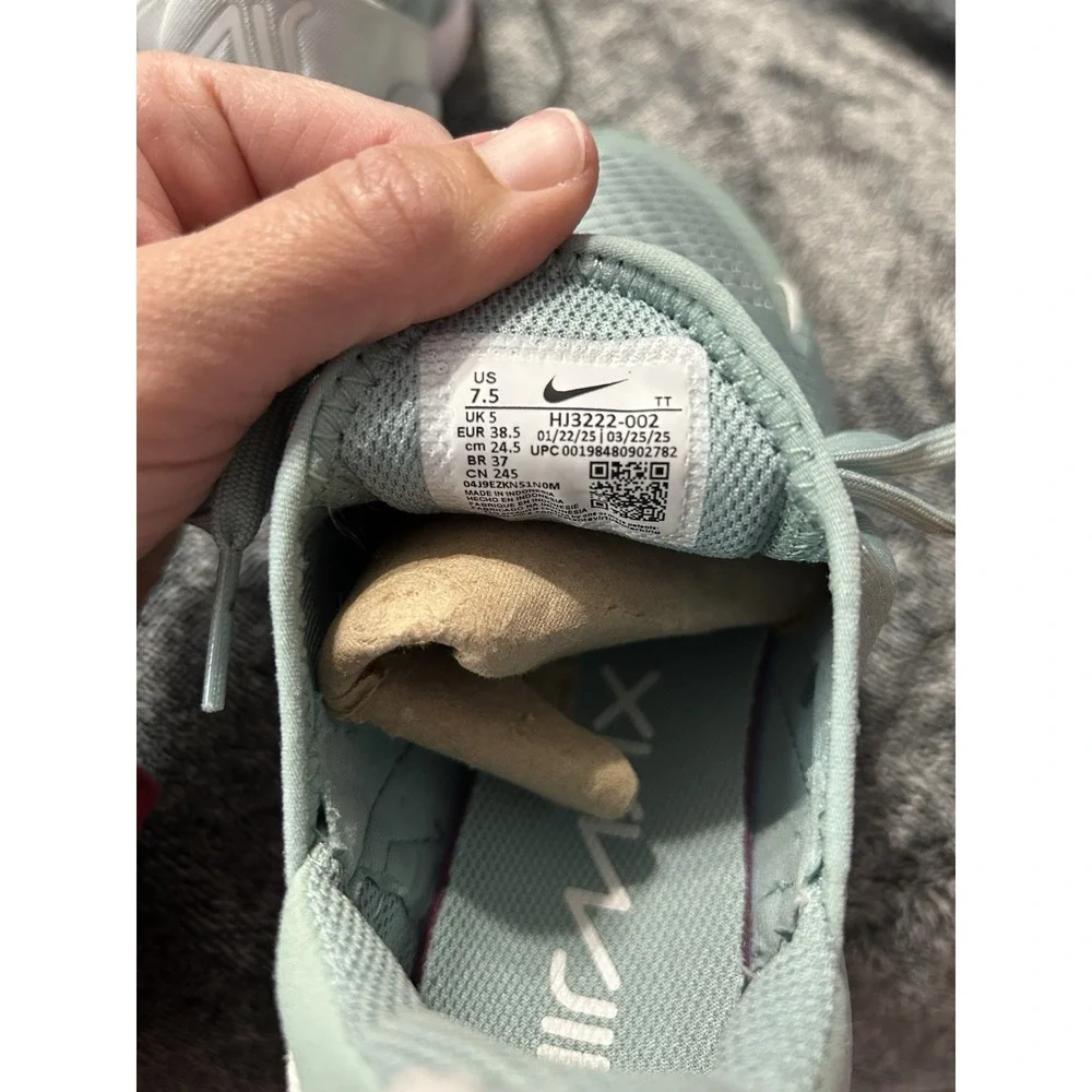 Nike size appear