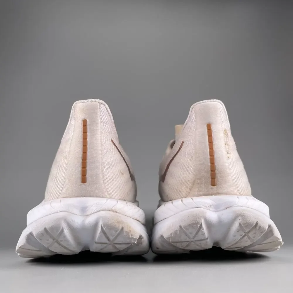 Hoka One One hoka one