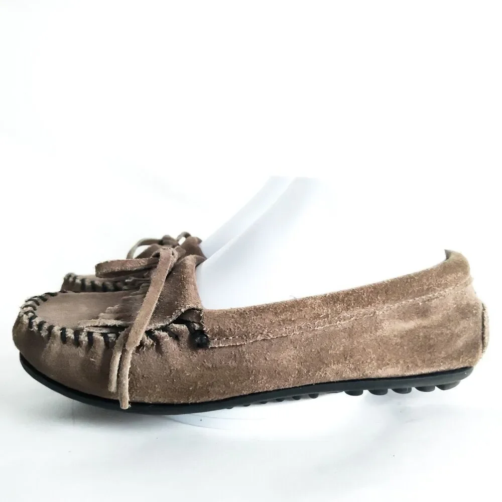 Minnetonka Boho Kilty Gray Suede Moccasins‎ Flats Womens Size 5.5 Hard Bottom
