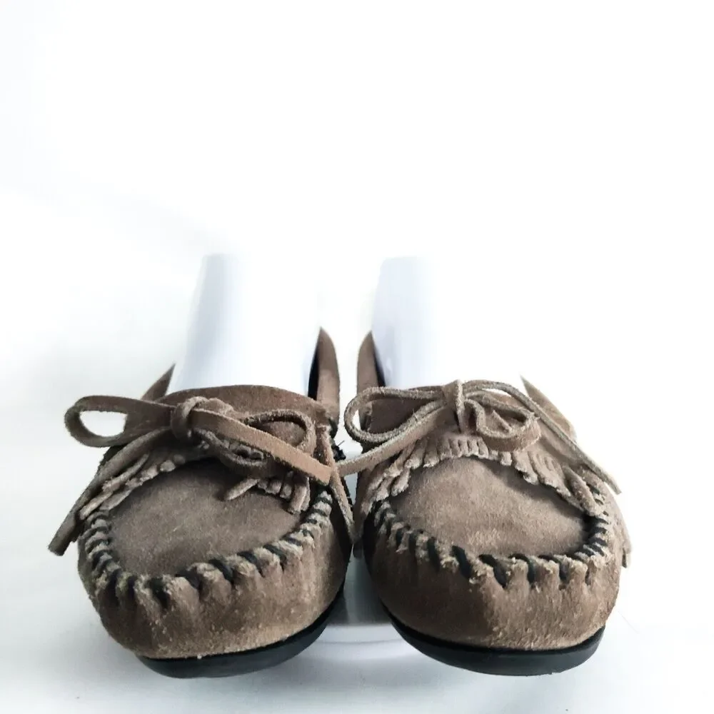 Minnetonka Boho Kilty Gray Suede Moccasins‎ Flats Womens Size 5.5 Hard Bottom